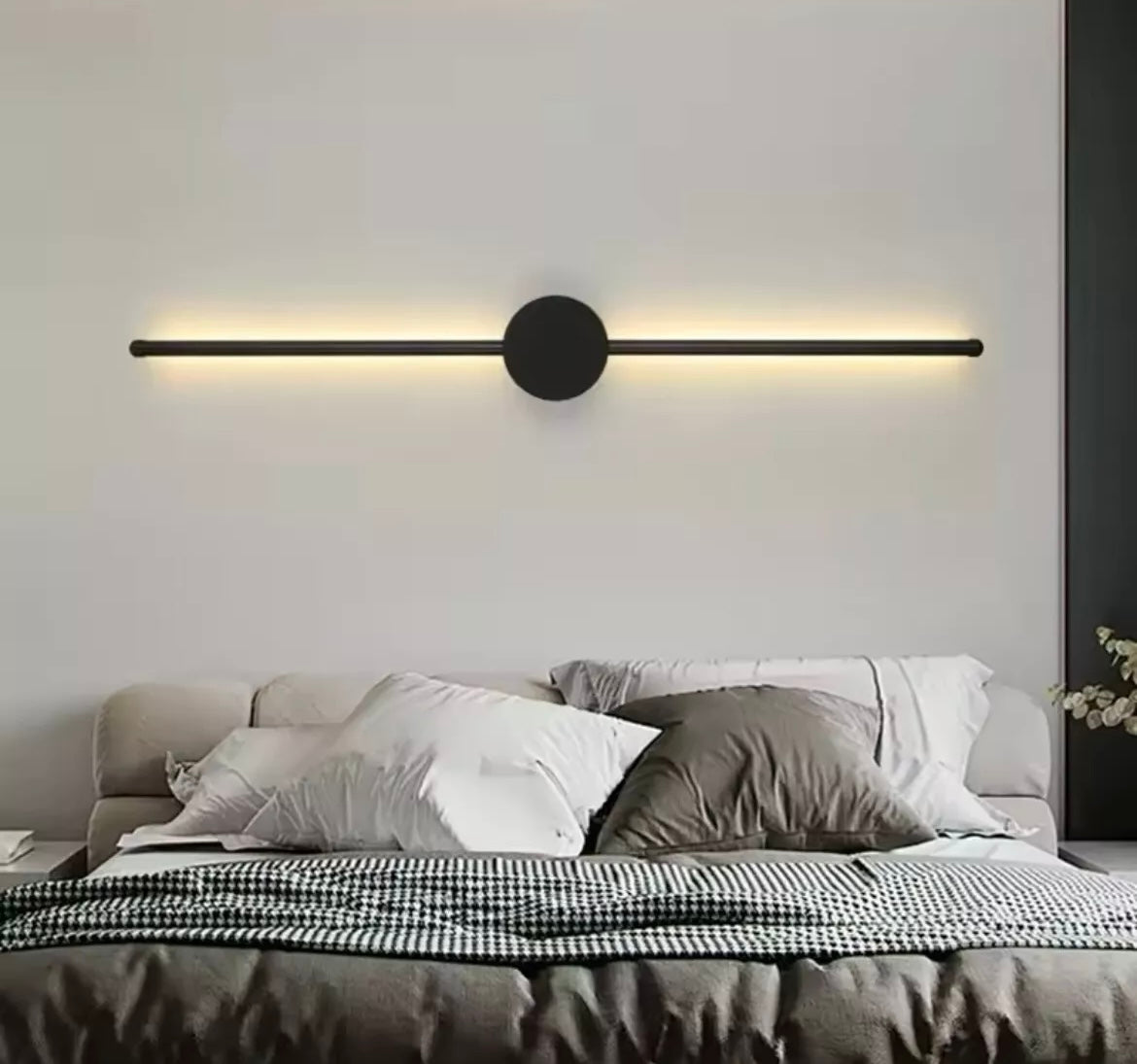 Modern Slim LED Wall Light Linear Stick In Black - Warm White
